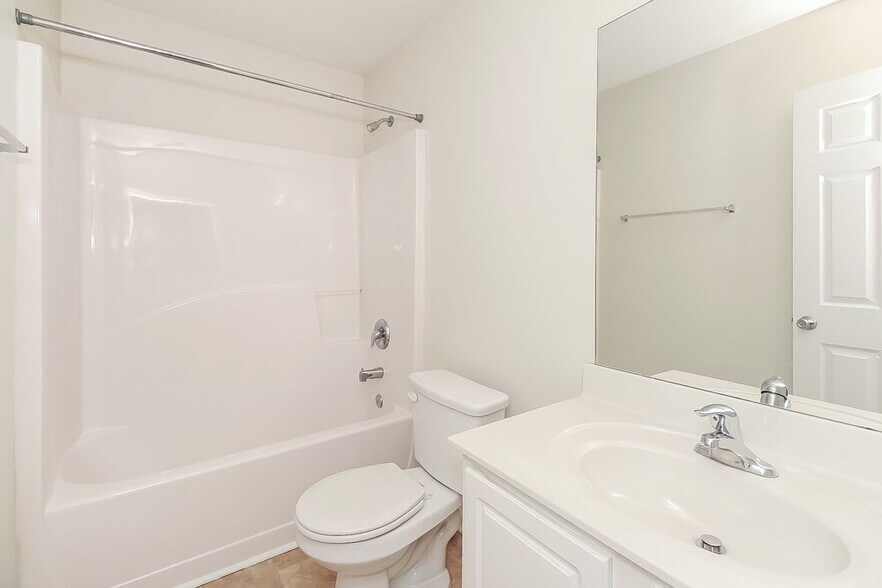 Building Photo - 7698 Overlook Bend