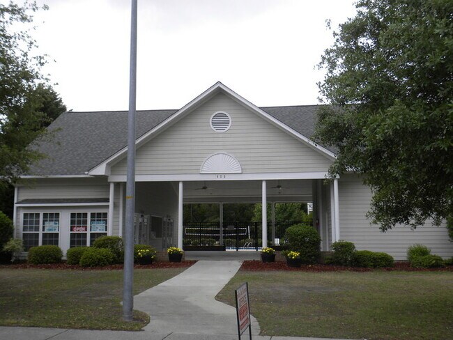 Building Photo - Cape Cottages Condos, Beachy 3 bedroom, 2 ...