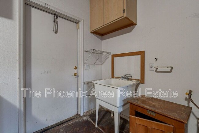 Building Photo - 1143 N Apollo Dr