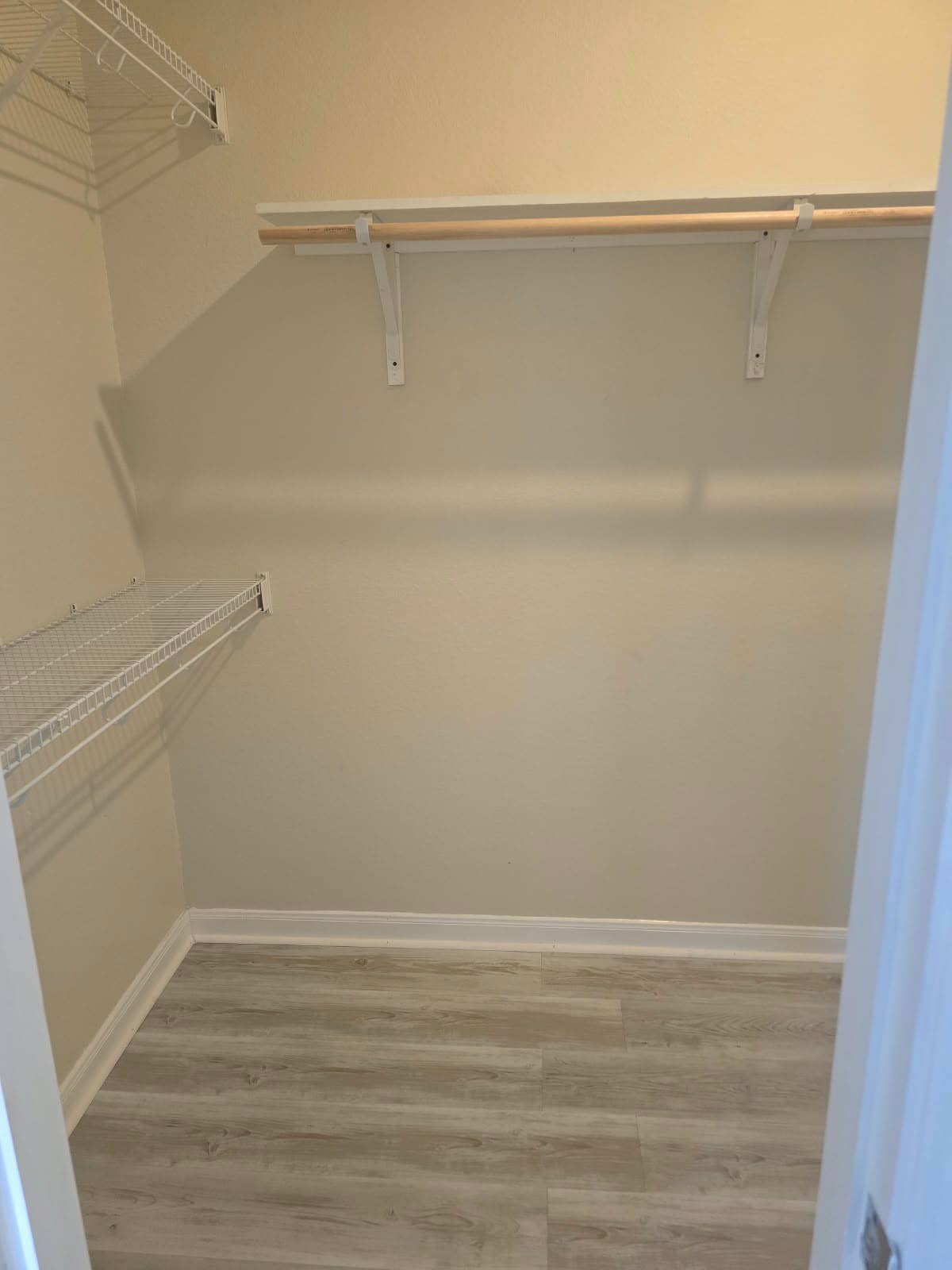 Building Photo - Room in Single Family Home on White Water Way