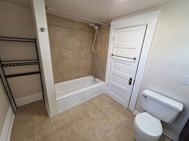 Building Photo - King George