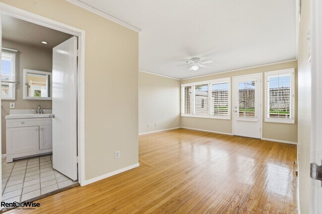 Building Photo - 536 W Hillsdale Blvd