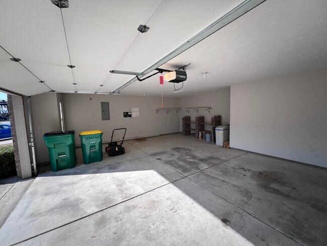Building Photo - 29 Spring Lake Dr