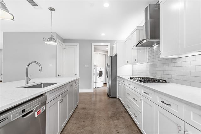 Building Photo - 2228 Madera St