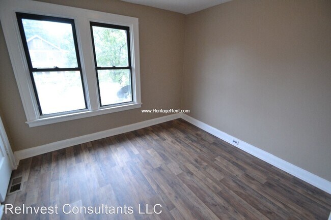 Building Photo - 3 br, 1 bath House - 4300 W Eighth St