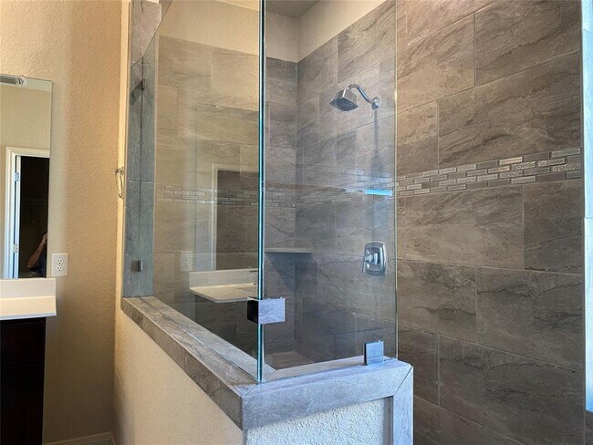 Building Photo - 716 Red Barn Bnd