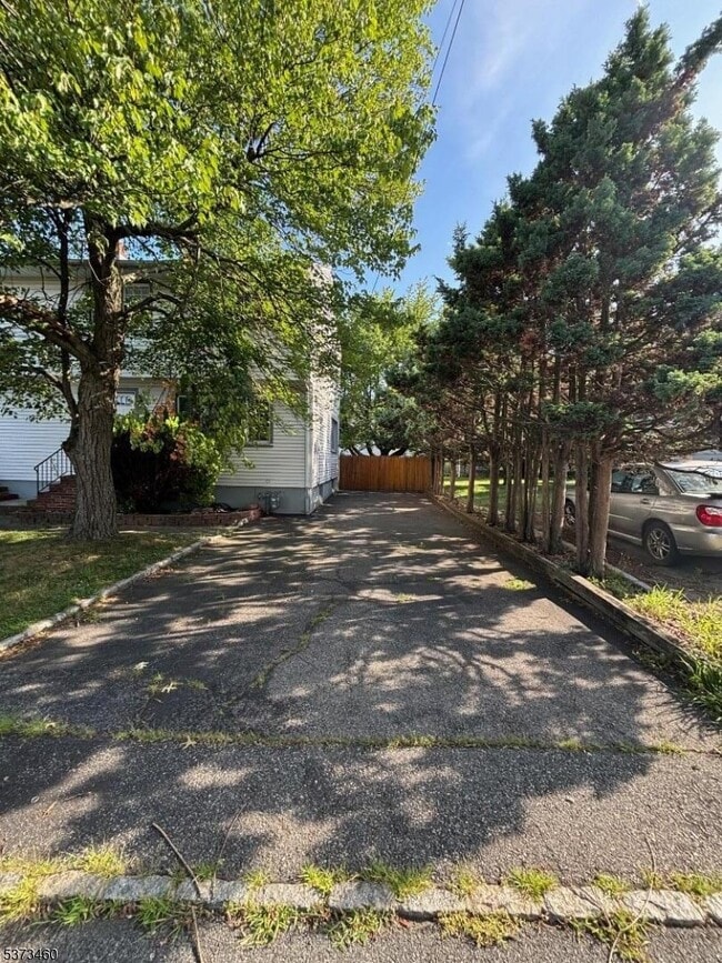 Building Photo - 80 Cedarhurst Ave