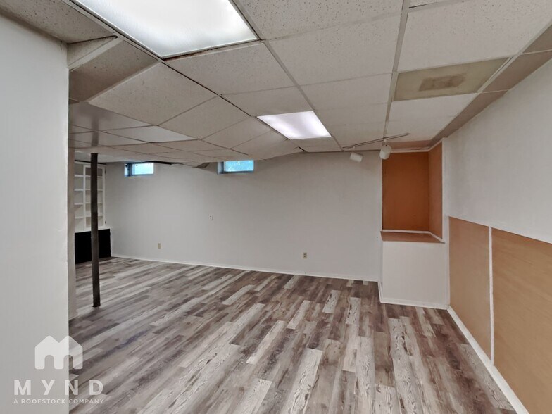 Building Photo - 8923 Trinity Cir