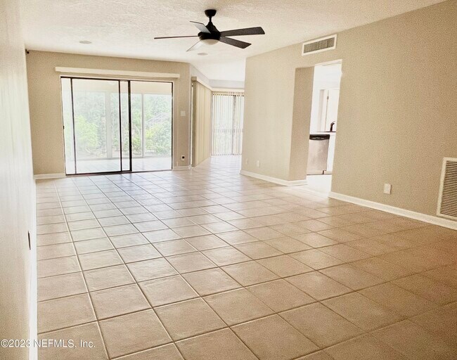 Building Photo - 8797 Como Lake Dr