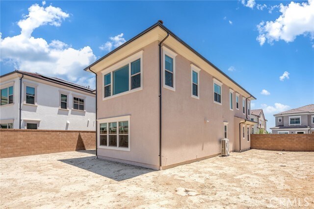 Building Photo - 132 Drumbeat