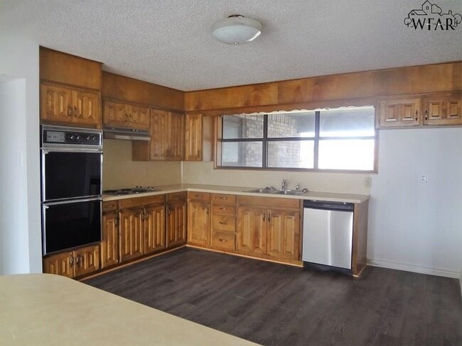 Building Photo - 4626 Cypress Ave