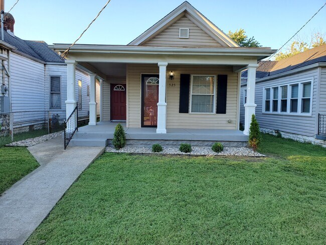 Building Photo - 525 Lilly Ave