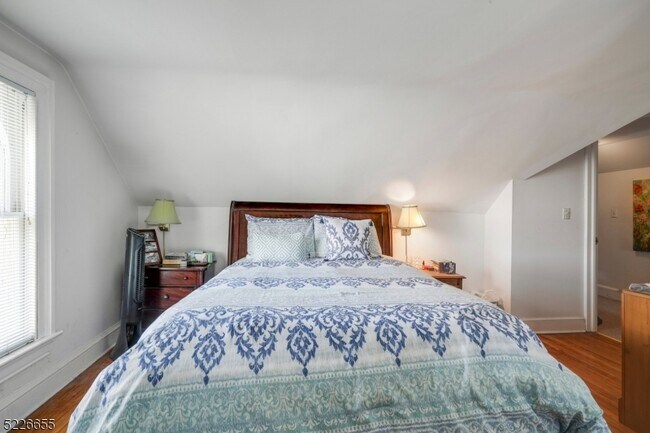 Building Photo - 94 Park St