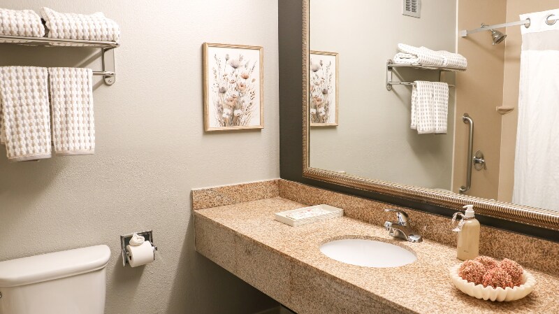 Building Photo - 6175 W Grand Ave