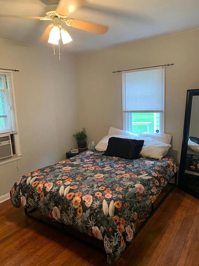 Building Photo - 5655 Winthrop Ave