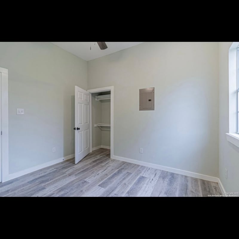 Building Photo - 210 N San Jacinto St