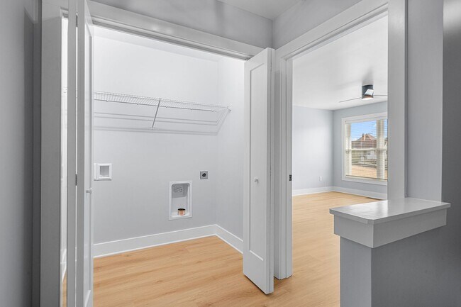 Building Photo - New Construction! Open Floorplan!