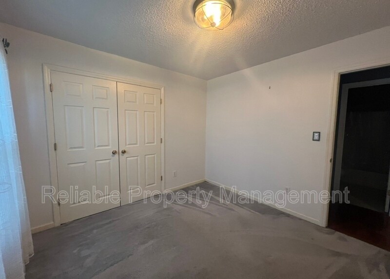 Building Photo - 5110 Raleigh Rd