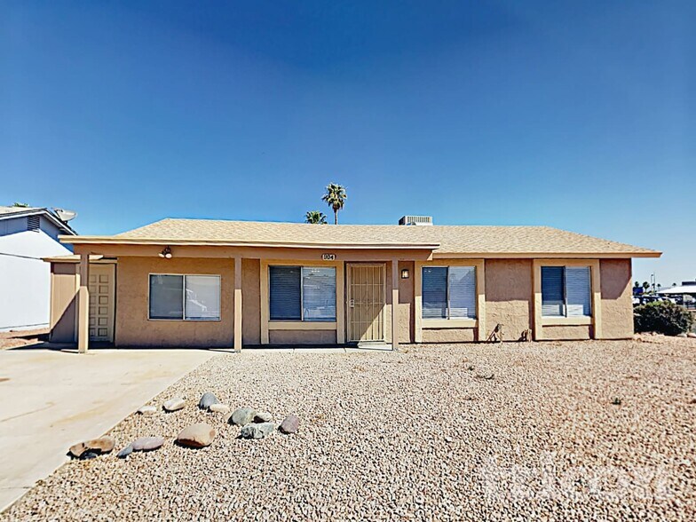 Building Photo - 904 W Yale Dr