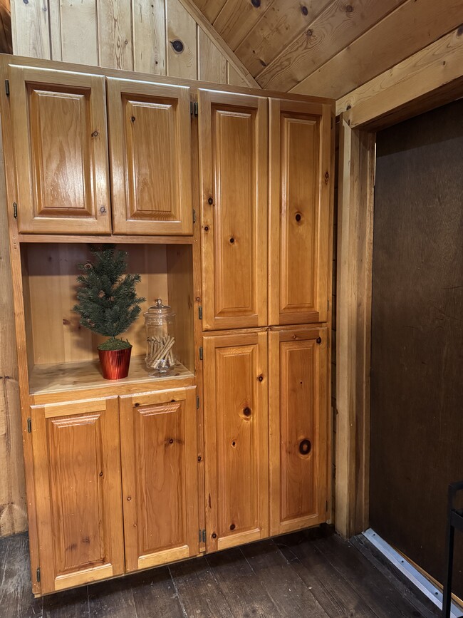 Kitchen pantry - 44602 SE Edgewick Rd