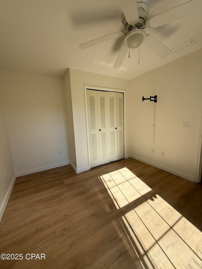 Building Photo - 1001 Lighthouse Rd