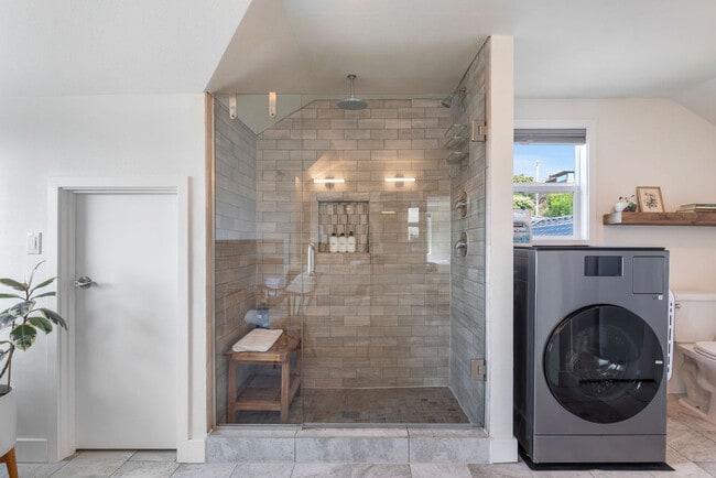 Building Photo - 9024 40th Ave SW