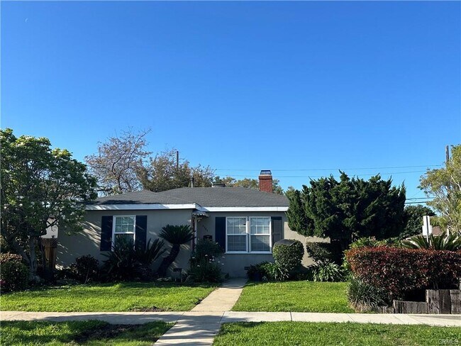 Building Photo - 2303 Amherst Ave