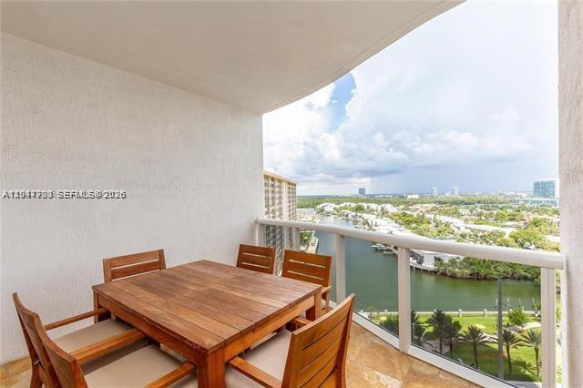 Building Photo - 16001 Collins Ave