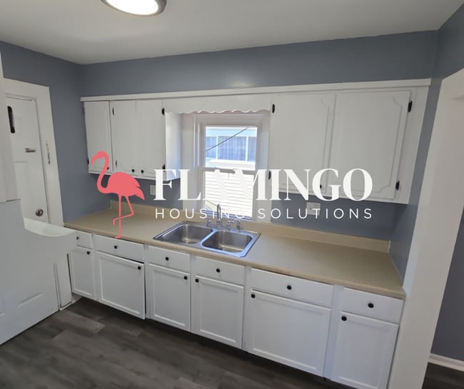 Building Photo - 3114 W Hillcrest Ave