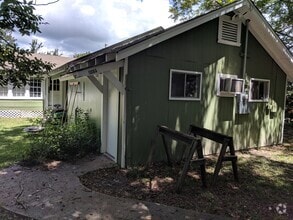 Building Photo - 1006A Mamie Apt