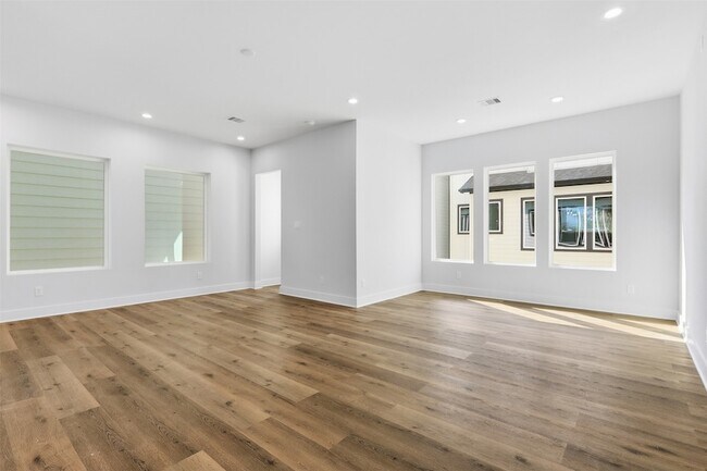 Building Photo - 9405 D Hammerly Boulevard Unit B