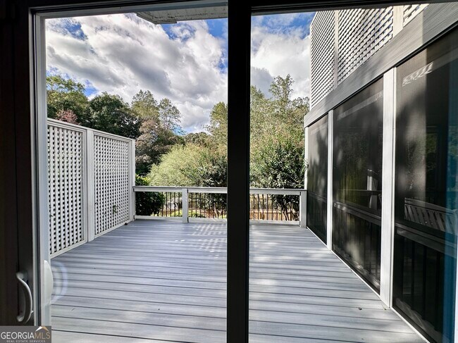 Building Photo - 3363 Somerset Trace