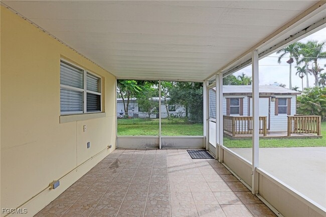 Building Photo - 1440 Ricardo Ave