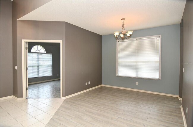 Building Photo - 27037 Palmbrook Ct