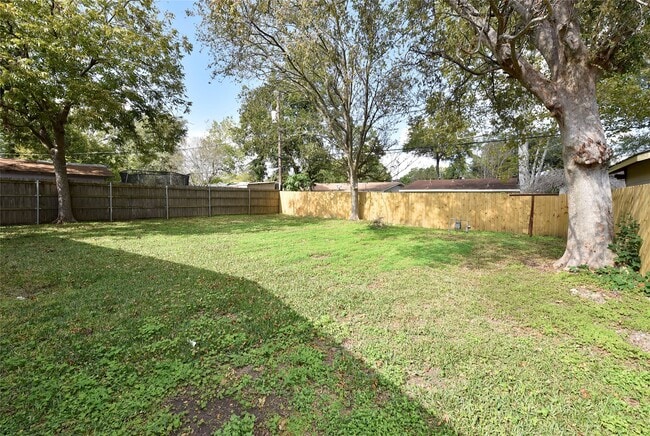 Building Photo - 6330 Mobud Dr