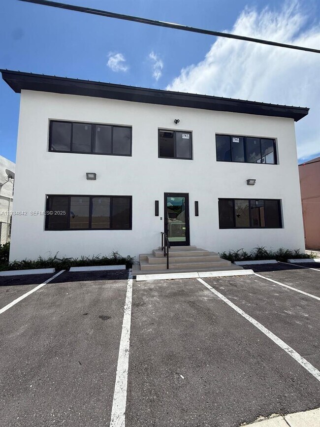 Building Photo - 2436 SW 7th St