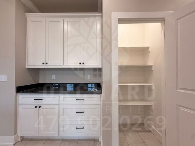 Building Photo - Bella Vista Single-Family Home- 3 Bed/ 2 Bath- Well-Designed Fernley Plan