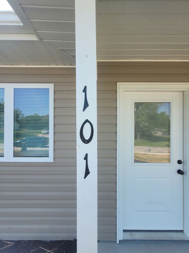 Building Photo - 4604 Alan Ln