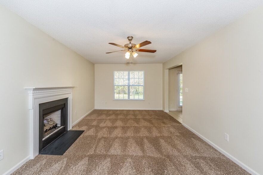 Building Photo - 12527 Autumn Blaze Dr