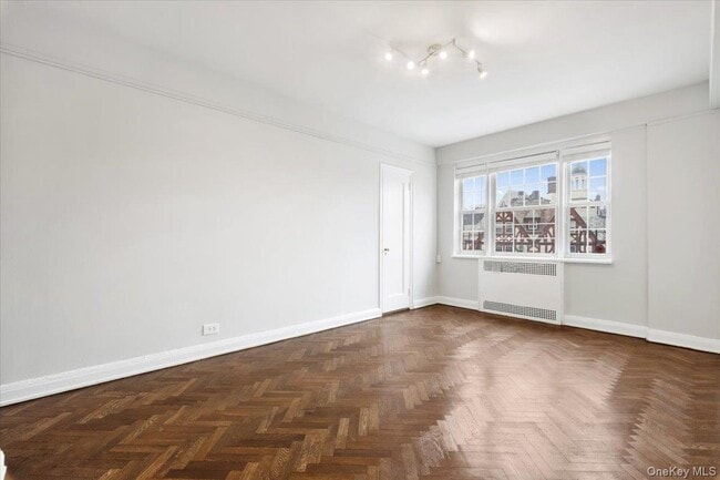 Building Photo - 45 Popham Rd