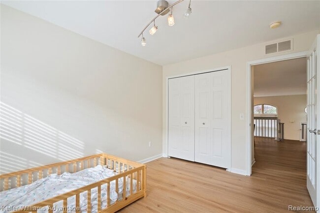 Building Photo - 420 Old Pine Way