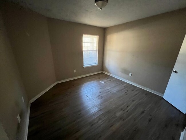 Building Photo - 2071 Cooperwell Dr