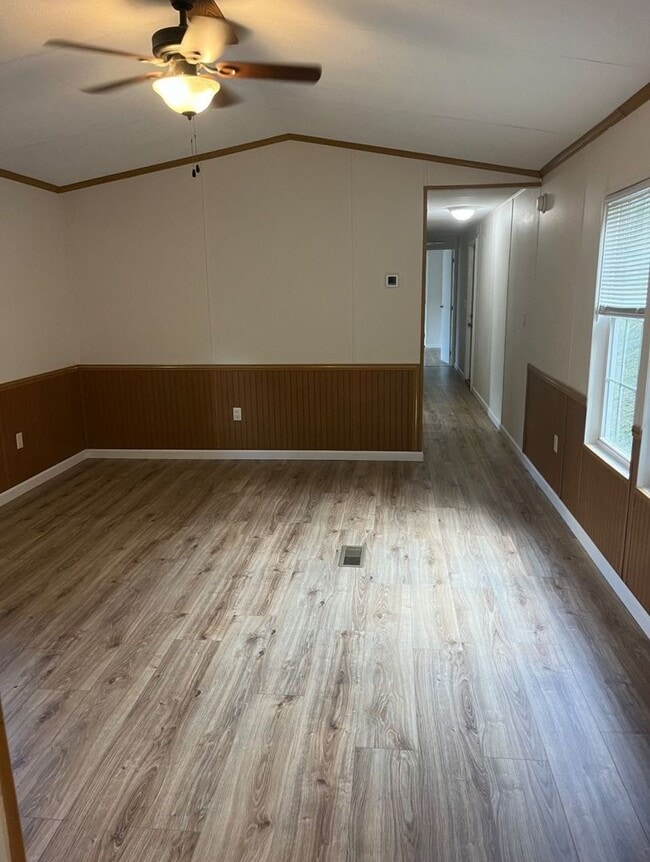 Building Photo - 60 Honey Bee Ln
