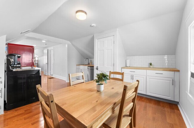 Building Photo - 67 Curtis Rd