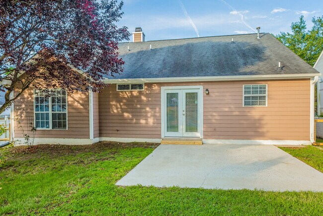 Building Photo - 3381 Chadbury Dr NW