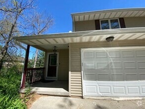 Building Photo - $1,975 | 3 Bedroom, 2.5 Bathroom Home | Ca...