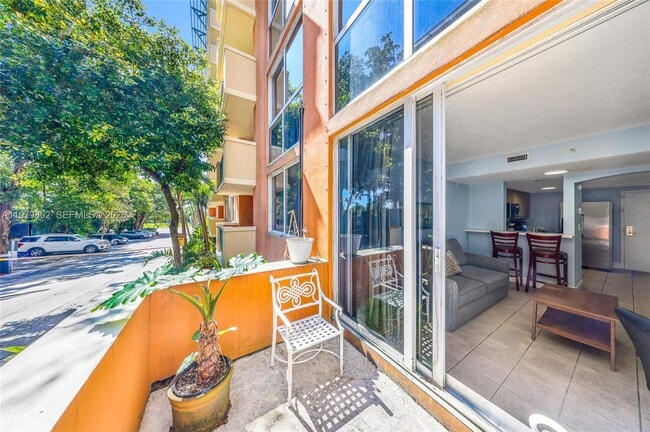 Building Photo - 2951 S Bayshore Dr