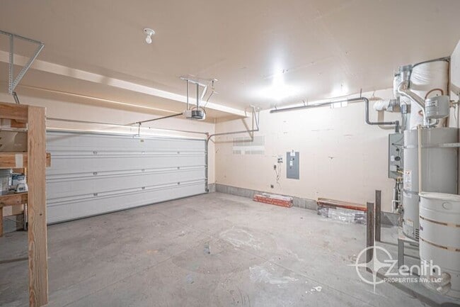 Building Photo - 12602 NE 26th St