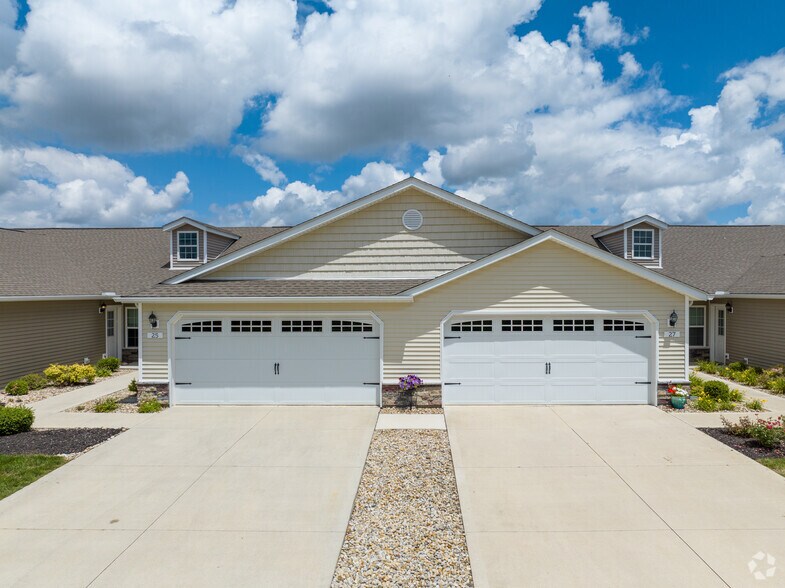 Redwood Delaware 20 Bur Reed Rd Delaware OH 43015 Apartment Finder