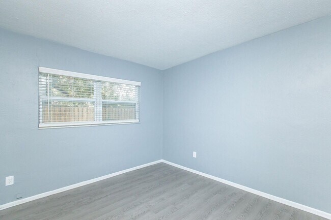 Building Photo - Renovated 2-Bedroom with Private Laundry